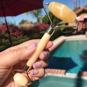 Yellow Calcite Face Roller